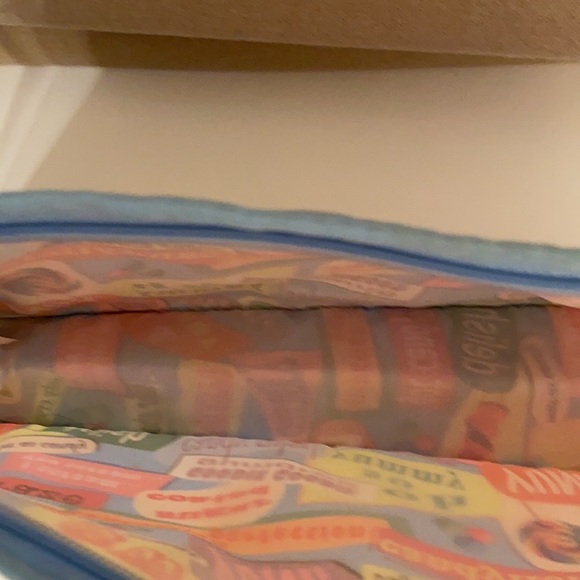 Iscream laminated cosmetic bag - Picture 3 of 6